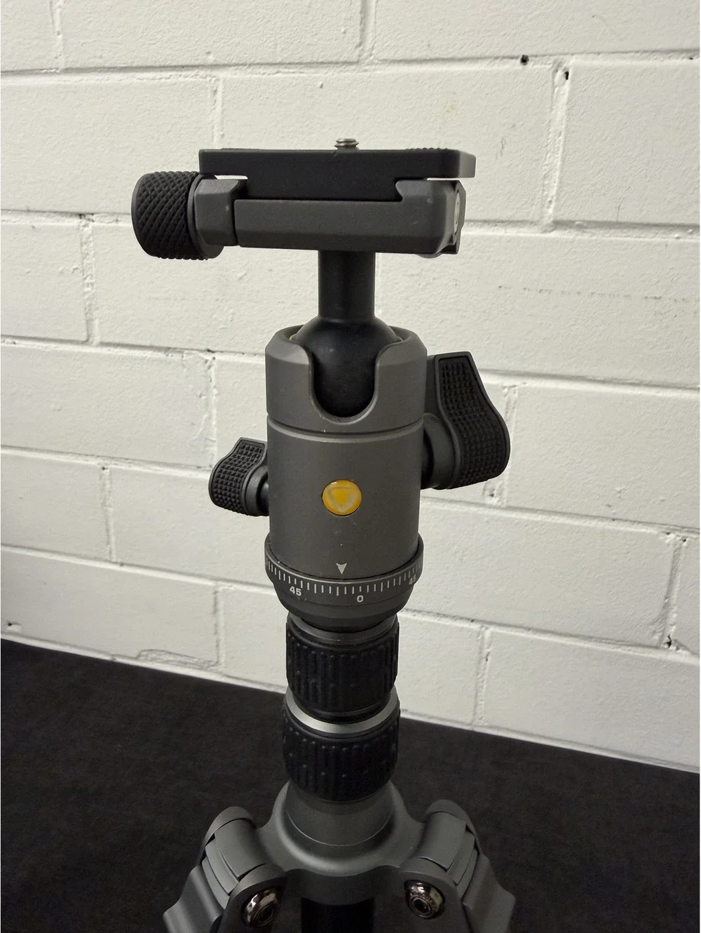 Vanguard VEO 2 235AB Aluminum Tripod with Ball Head and Carry Bag